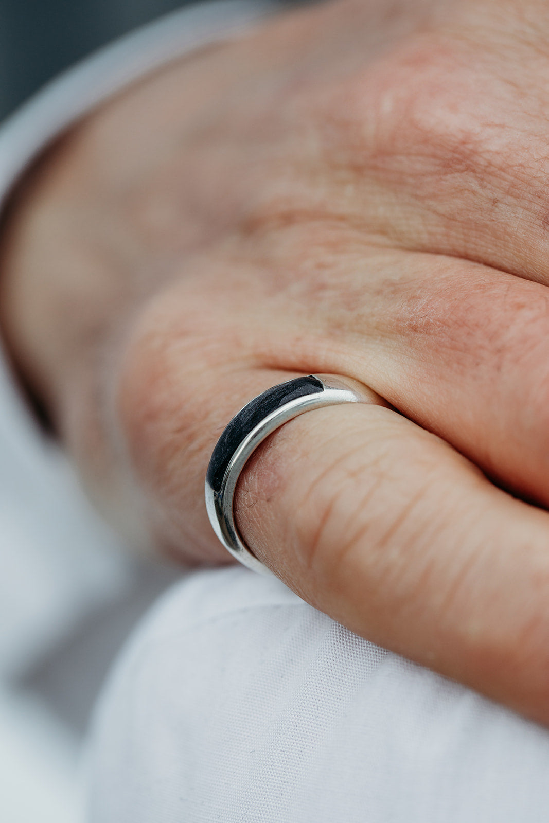 Men's Slim Channel Ring