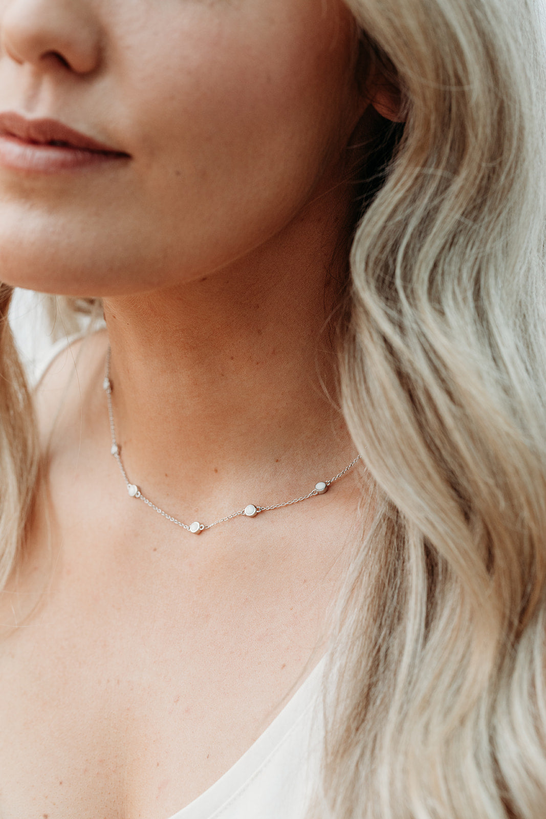 Dot Necklace - White Gold