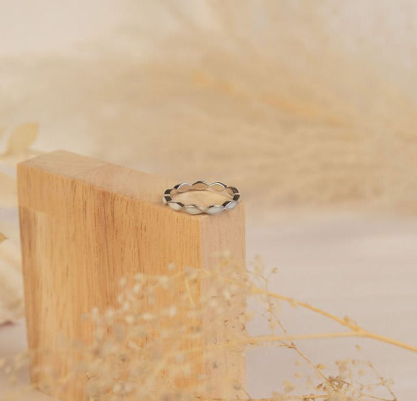 Breastmilk Simple Eternity Band - White Gold