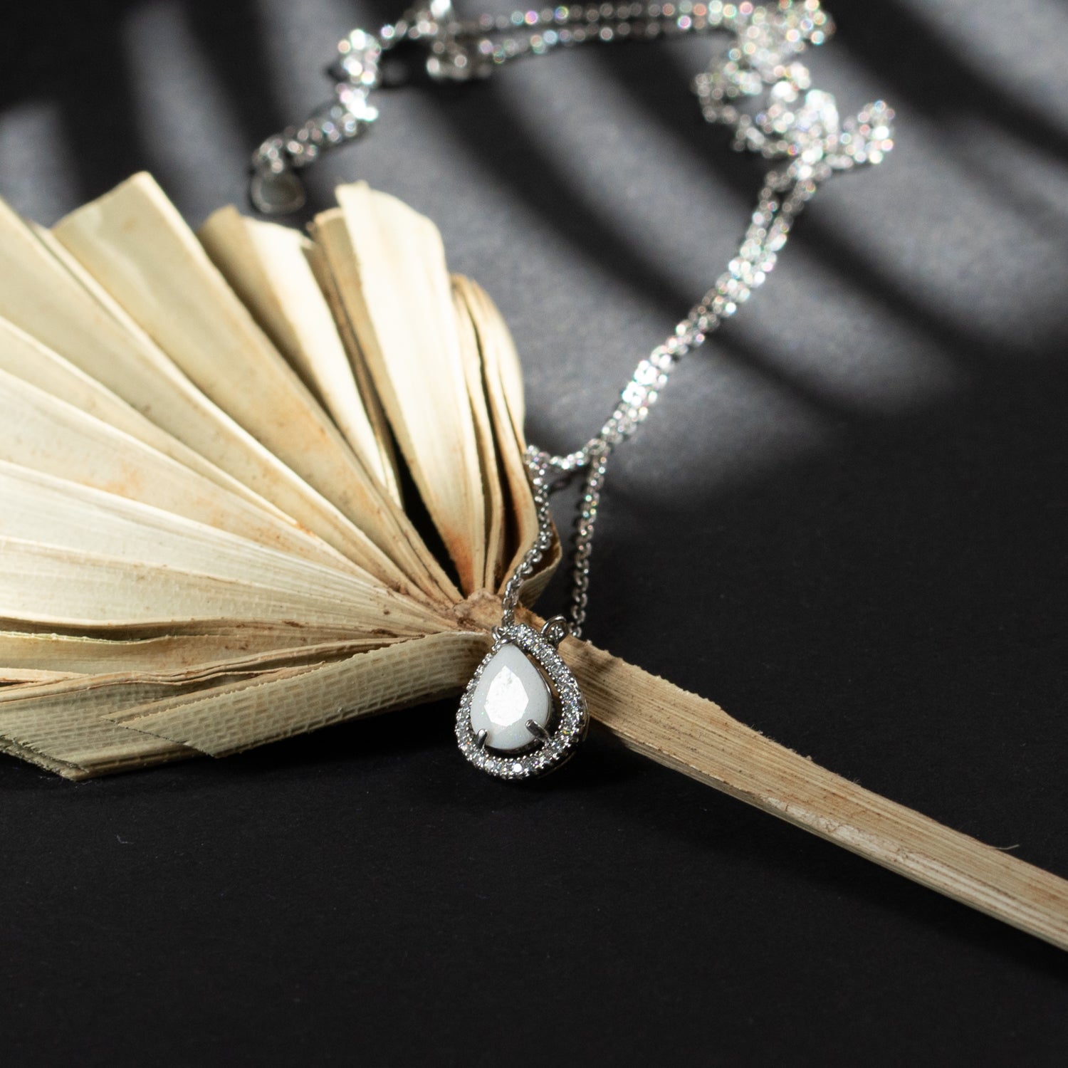 Breastmilk Halo Crawl Setting Necklace - Silver