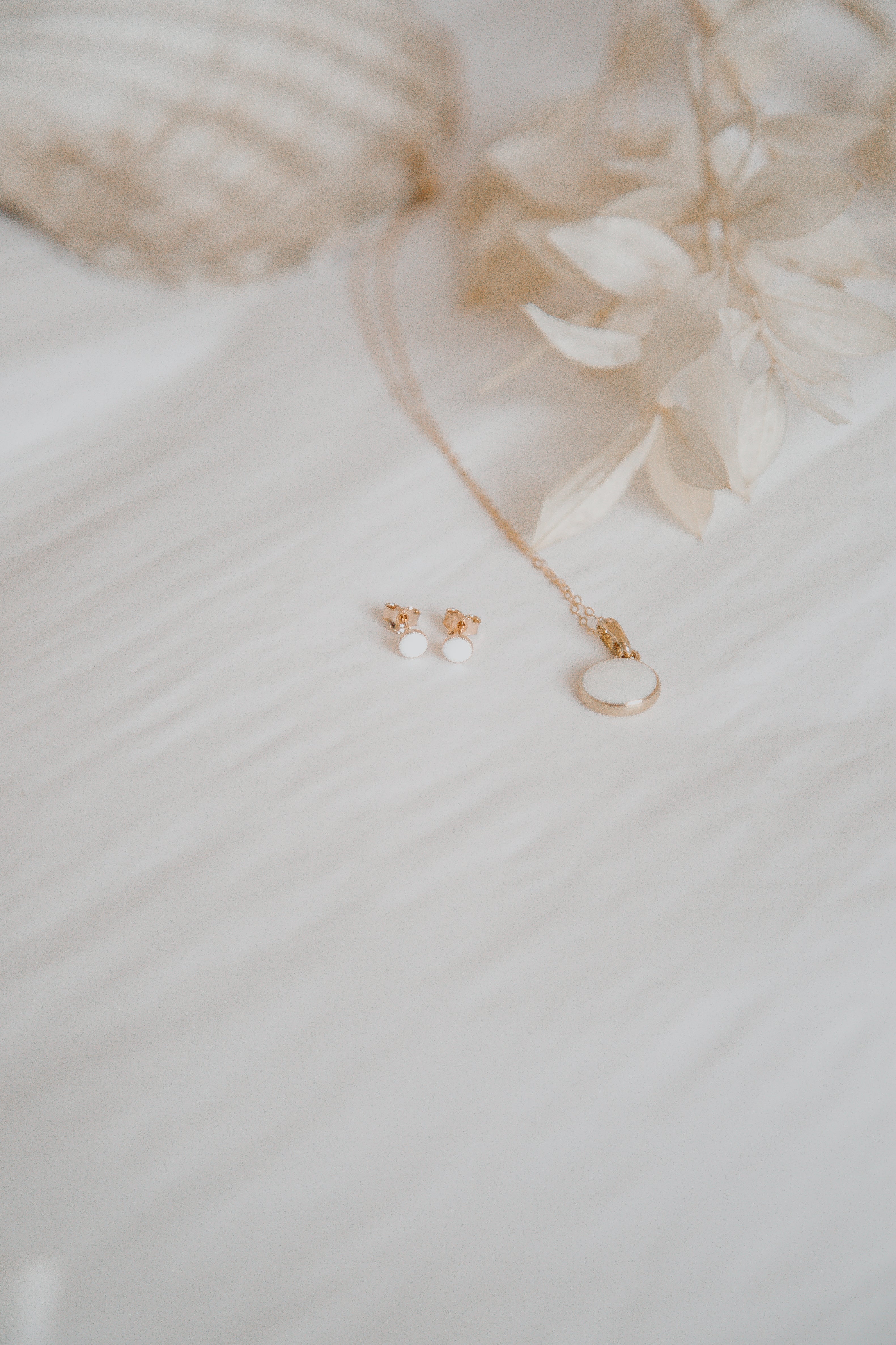 Breastmilk Round Gold Pendant Necklace